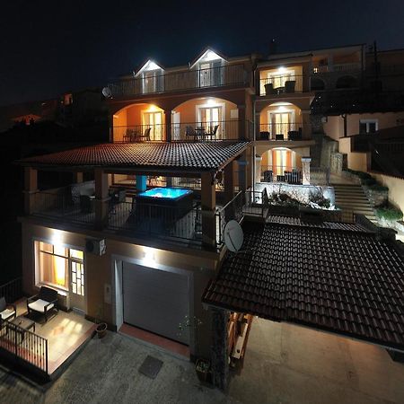 Apartments Lucia Senj 1 エクステリア 写真