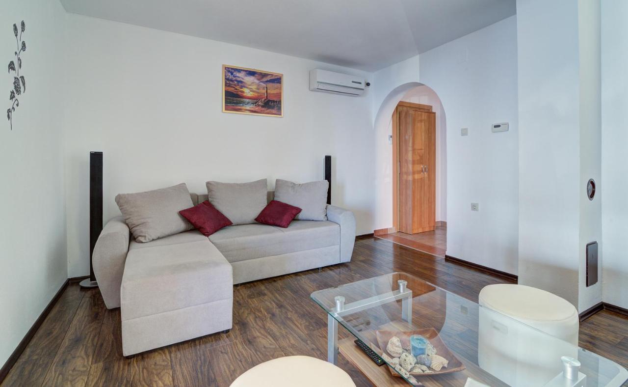 Apartments Lucia Senj 1 エクステリア 写真