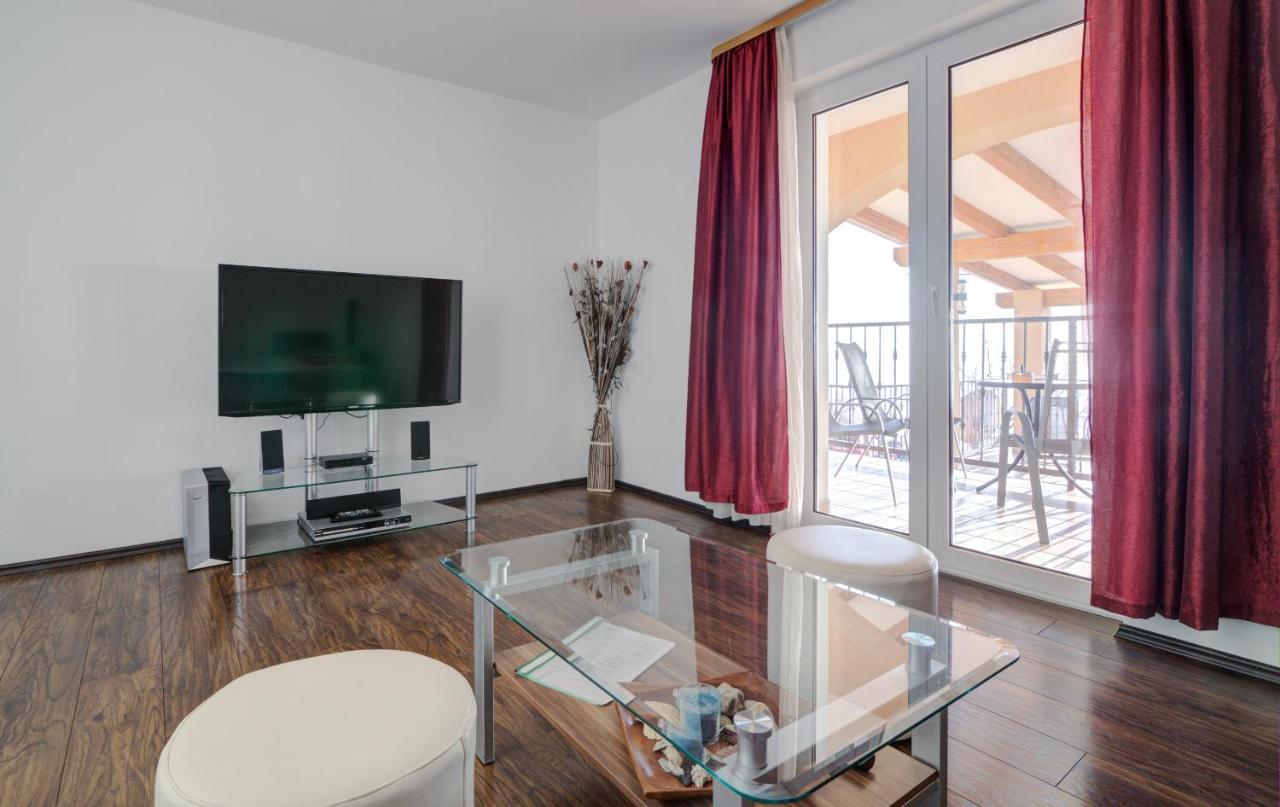 Apartments Lucia Senj 1 エクステリア 写真