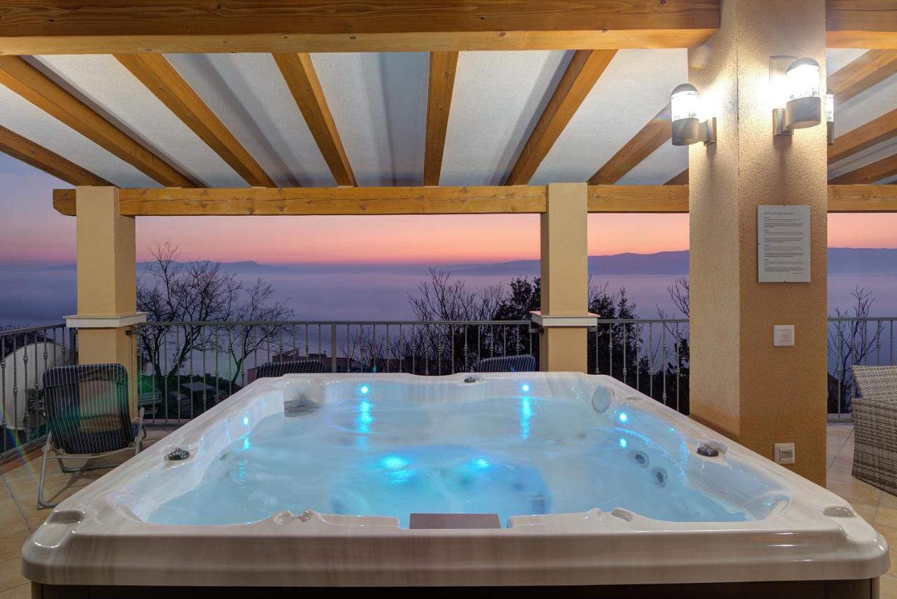 Apartments Lucia Senj 1 エクステリア 写真