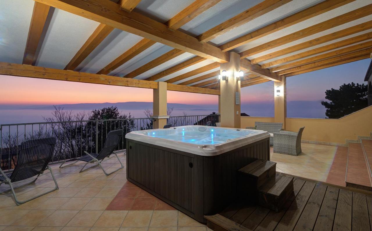 Apartments Lucia Senj 1 エクステリア 写真