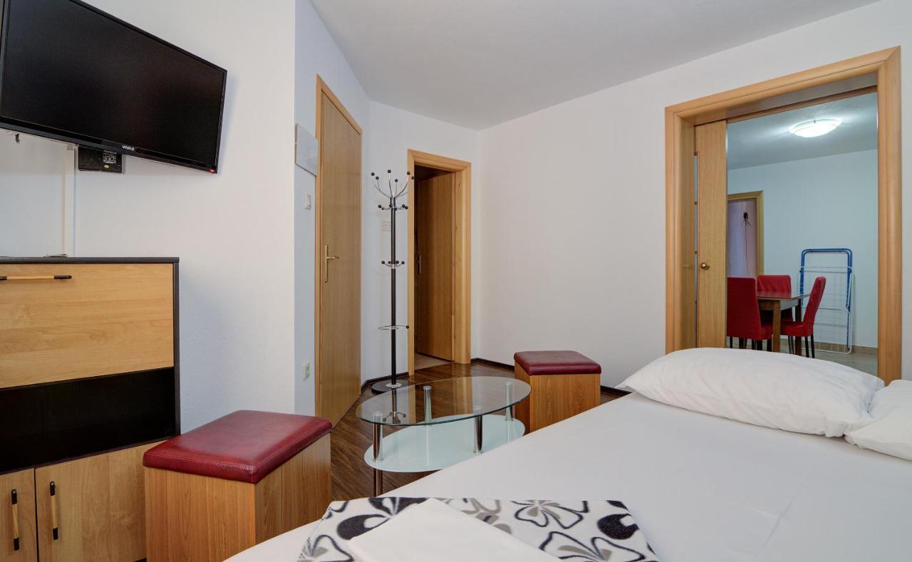 Apartments Lucia Senj 1 エクステリア 写真