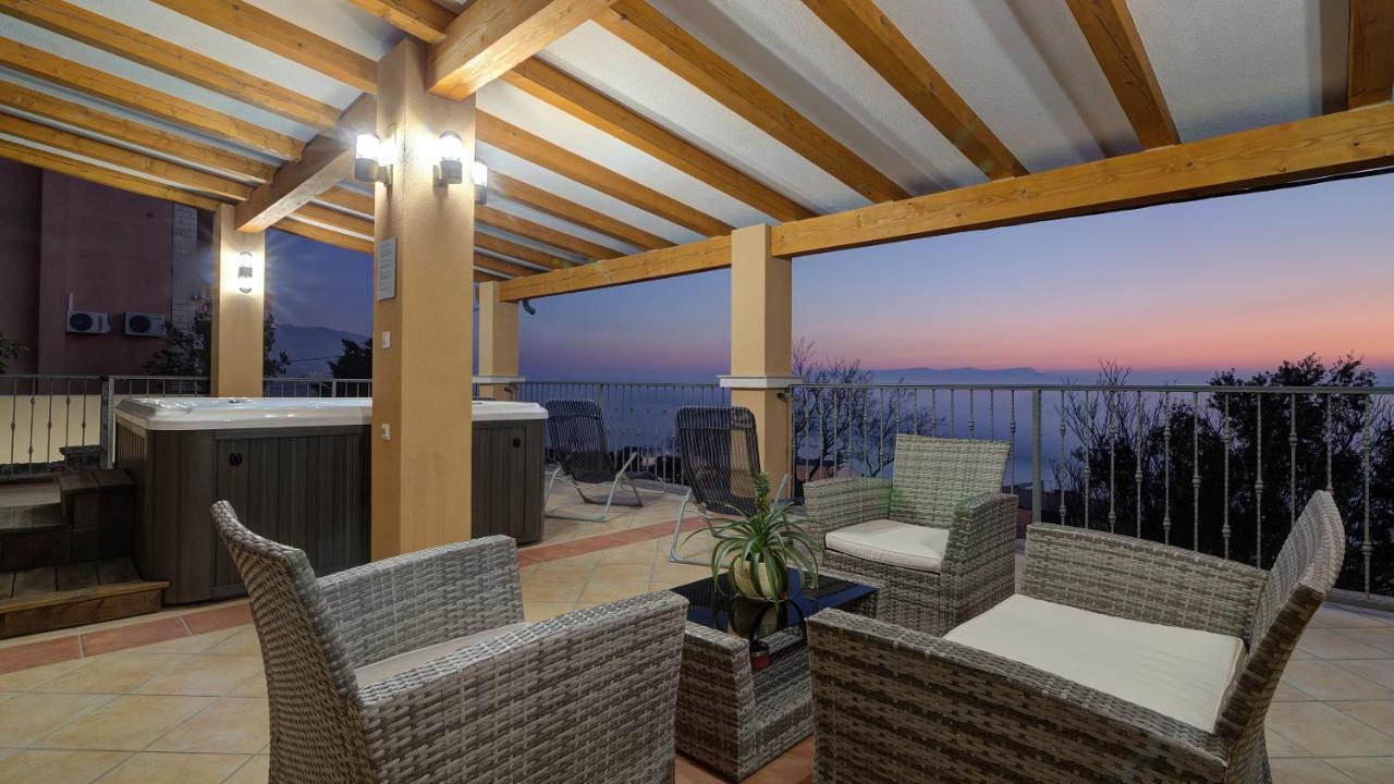Apartments Lucia Senj 1 エクステリア 写真