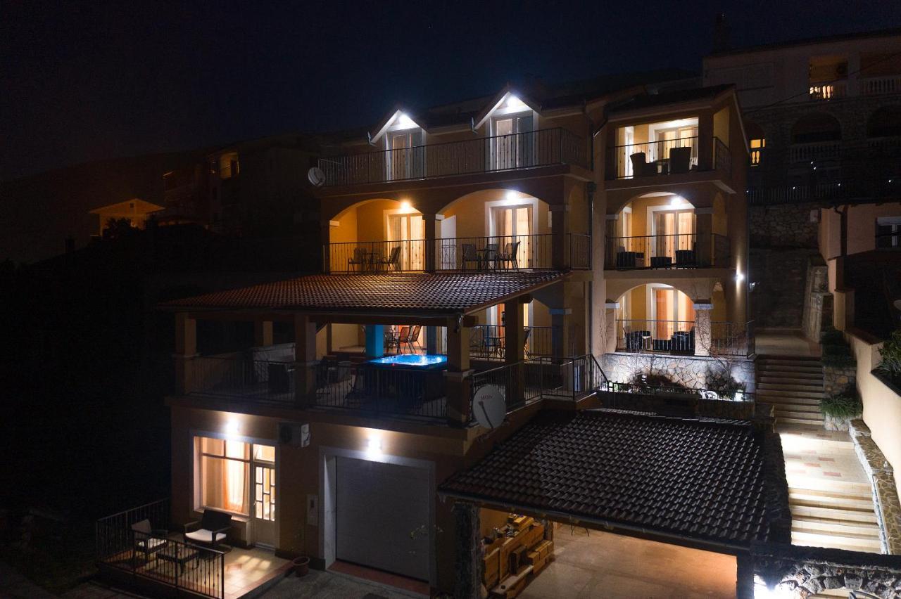 Apartments Lucia Senj 1 エクステリア 写真