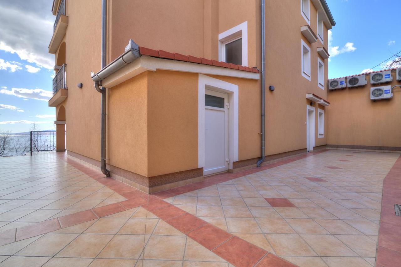 Apartments Lucia Senj 1 エクステリア 写真