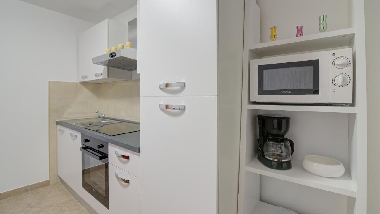 Apartments Lucia Senj 1 エクステリア 写真