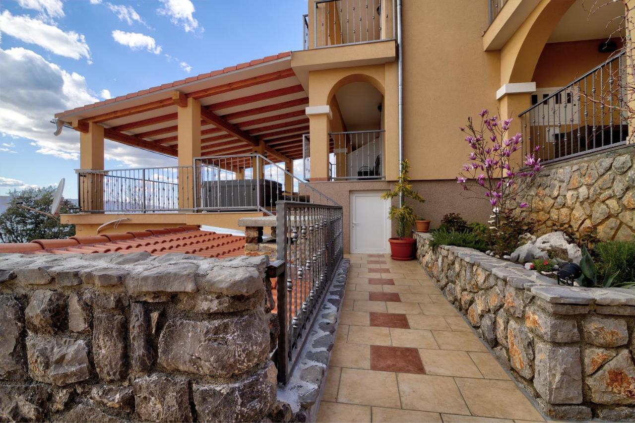 Apartments Lucia Senj 1 エクステリア 写真