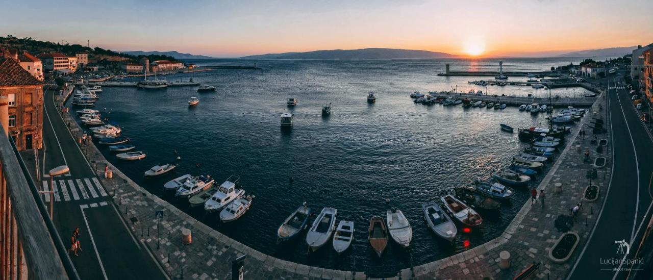 Apartments Lucia Senj 1 エクステリア 写真